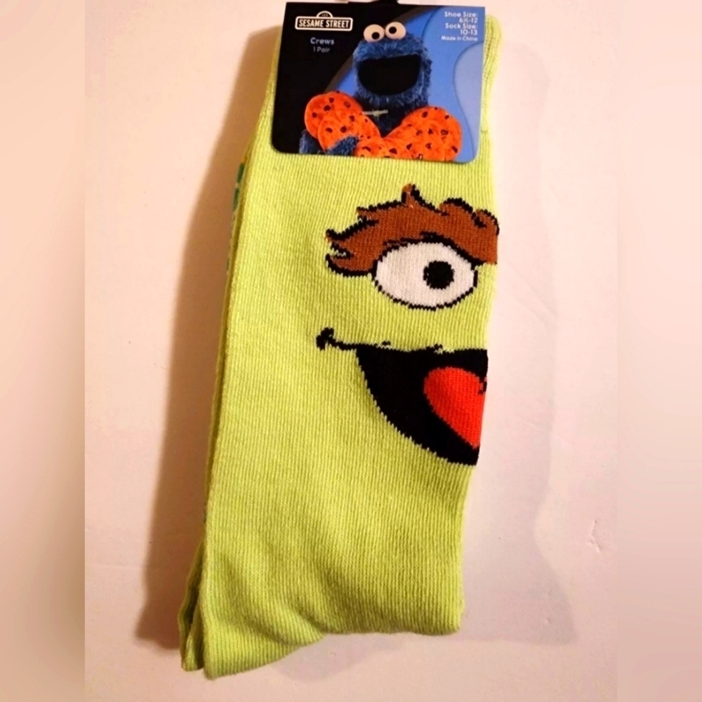 4/$25 New  Sesame Street Oscar the Grouch  Socks Unisex Novelty Socks